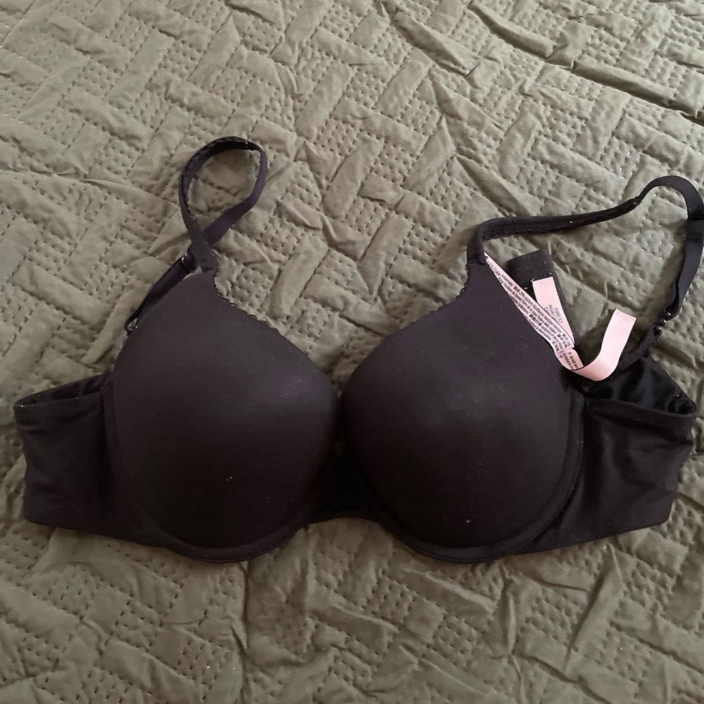Victoria’s Secret black bra